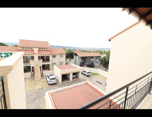 2 BEDROOM APARTMENT FOR SALE IN COUNTRY VIEW